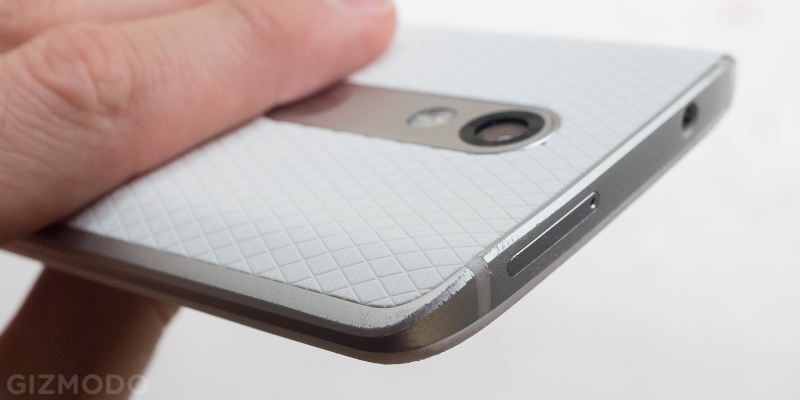 Illustration for article titled We Dropped the Droid Turbo 2 Over and Over Again to Test Its Shatterproof Screen